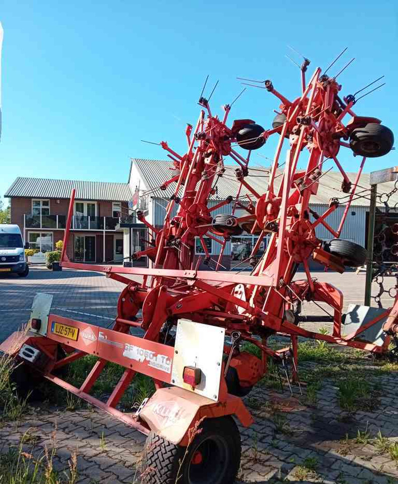 Kuhn GF10601TO schudder, weidebouwmachines - Kaarutaja/ Reha: pilt 3 Kuhn GF10601TO schudder, weidebouwmachines - Kaarutaja/ Reha: pilt 3