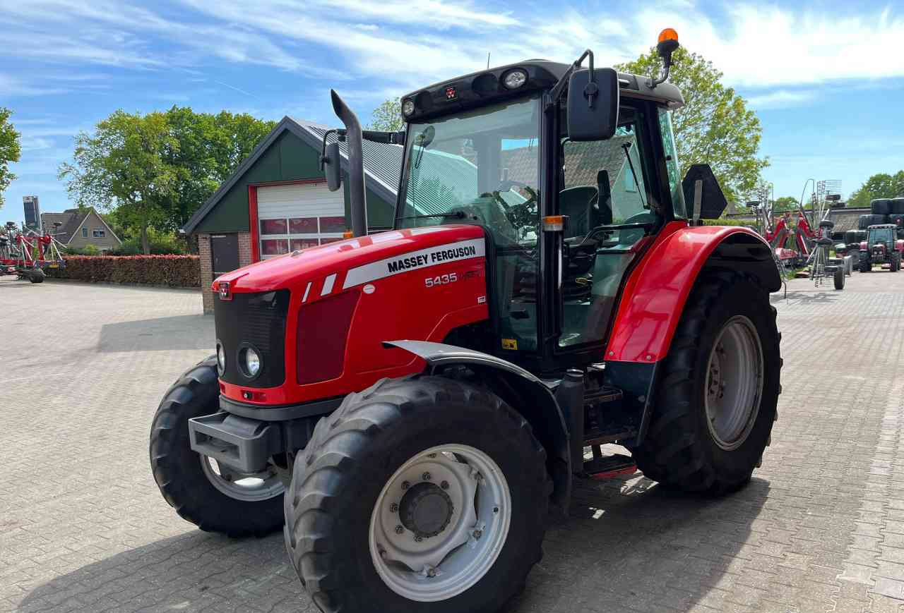 Massey Ferguson 5435 Dyna-4 Tractoren - Traktor: pilt 3 Massey Ferguson 5435 Dyna-4 Tractoren - Traktor: pilt 3