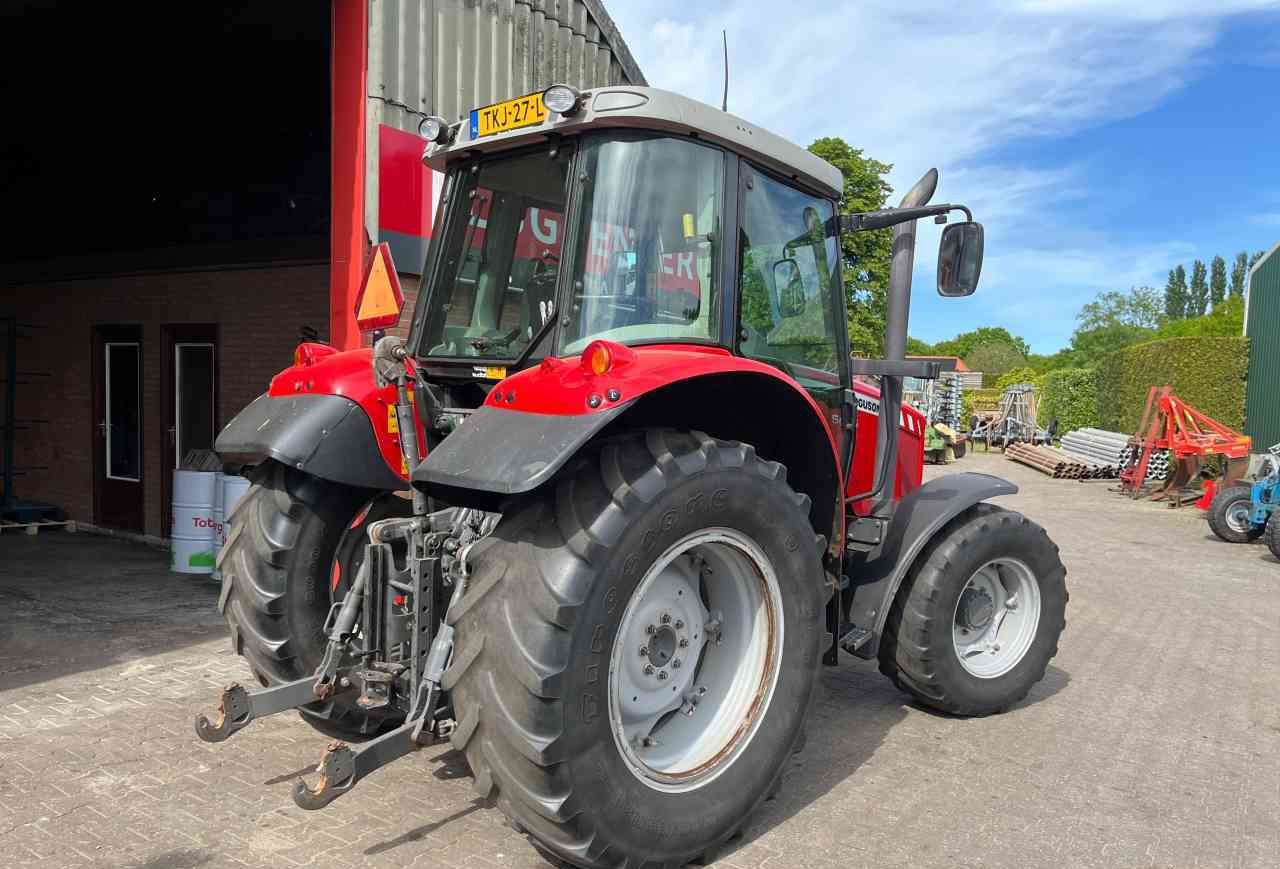 Massey Ferguson 5435 Dyna-4 Tractoren - Traktor: pilt 4 Massey Ferguson 5435 Dyna-4 Tractoren - Traktor: pilt 4