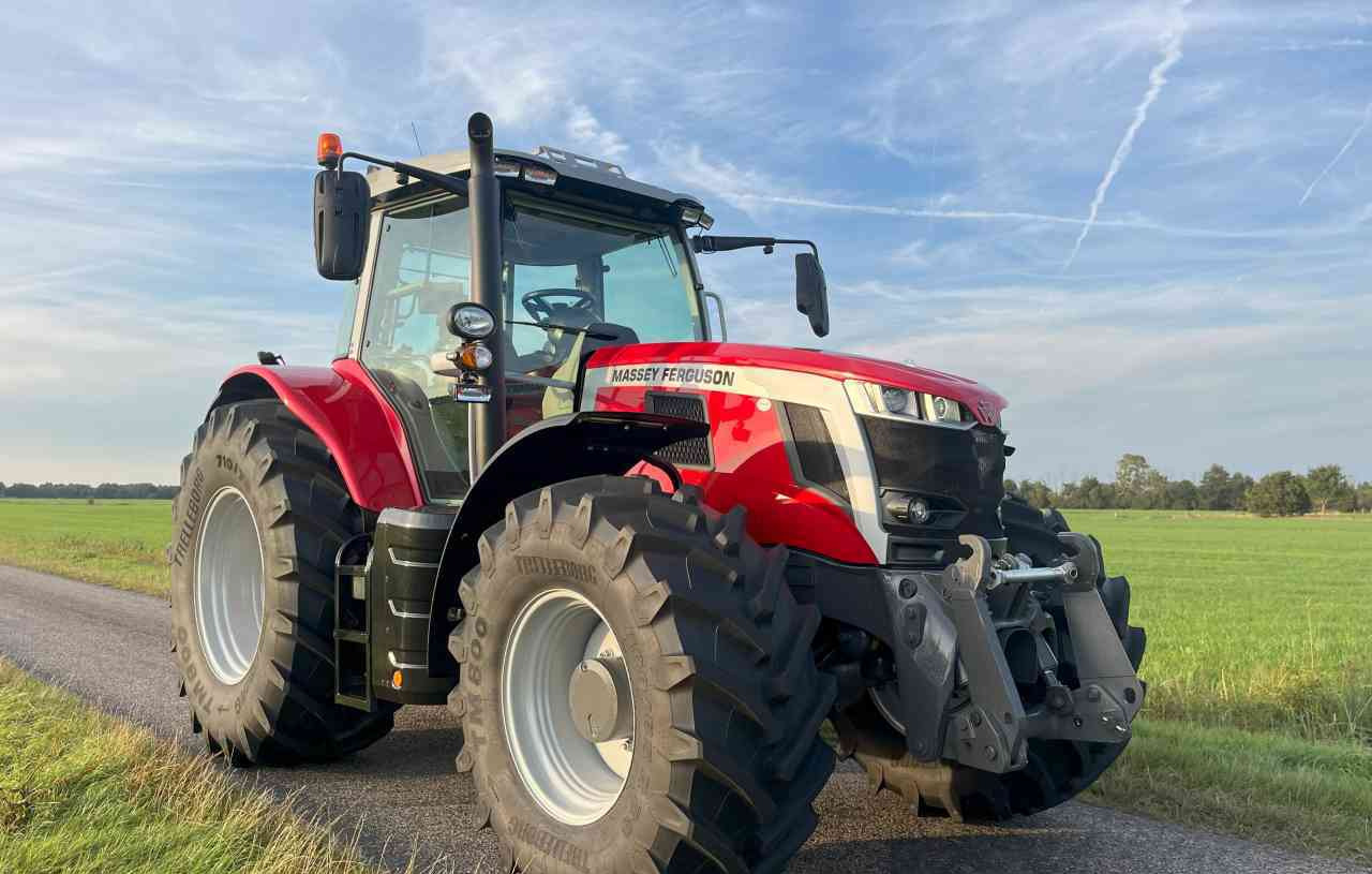 Massey Ferguson 7S.190 Dyna-VT Exclusive tractoren - Traktor: pilt 1 Massey Ferguson 7S.190 Dyna-VT Exclusive tractoren - Traktor: pilt 1