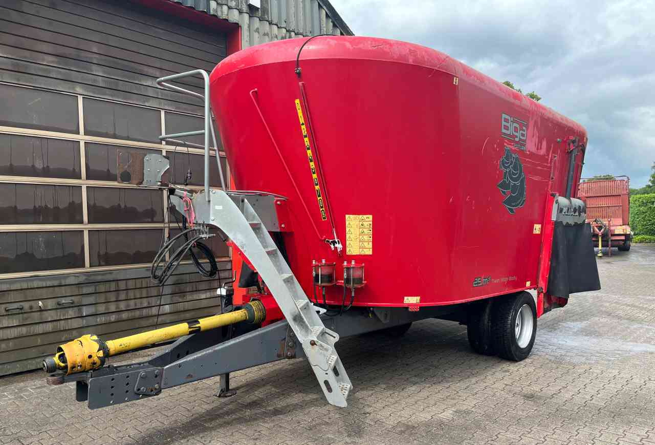 Peecon VME 250 Voermengwagen voermachines - Söödasegamisvanker: pilt 2 Peecon VME 250 Voermengwagen voermachines - Söödasegamisvanker: pilt 2
