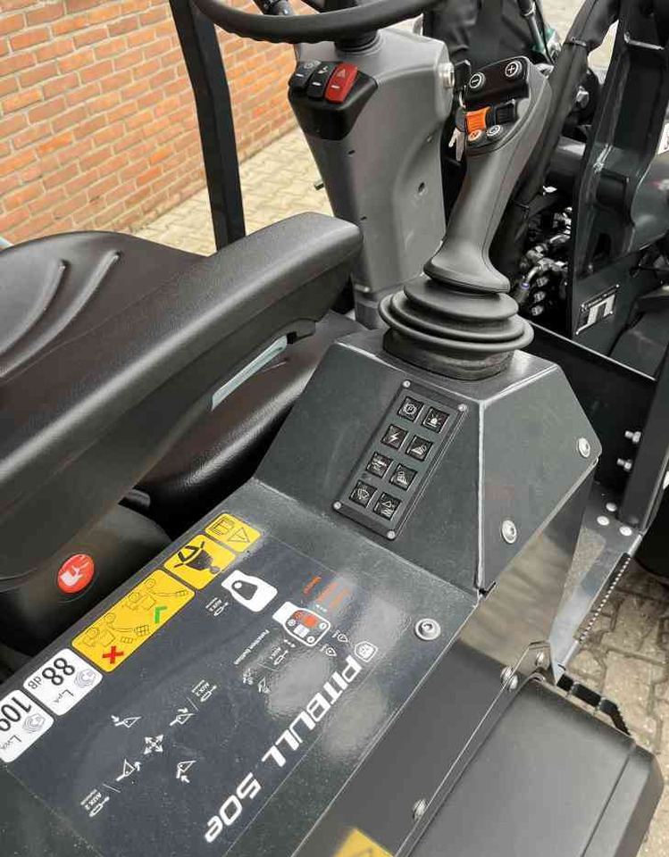 Rataslaadur Pitbull 28-50E Elektrische minishovel, compact loader. Shovels: pilt 6
