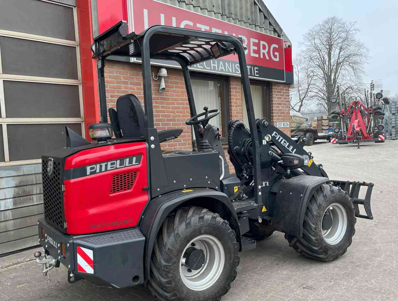 Pitbull X27-45CRT Minishovel - Rataslaadur: pilt 5 Pitbull X27-45CRT Minishovel - Rataslaadur: pilt 5