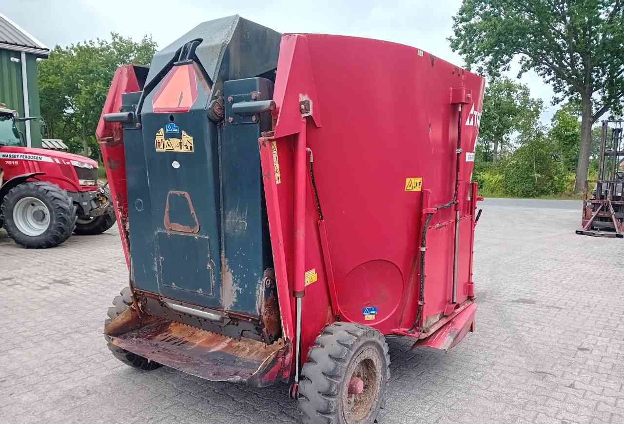 Trioliet Gigant 900 voermengwagen - Söödasegamisvanker: pilt 3 Trioliet Gigant 900 voermengwagen - Söödasegamisvanker: pilt 3
