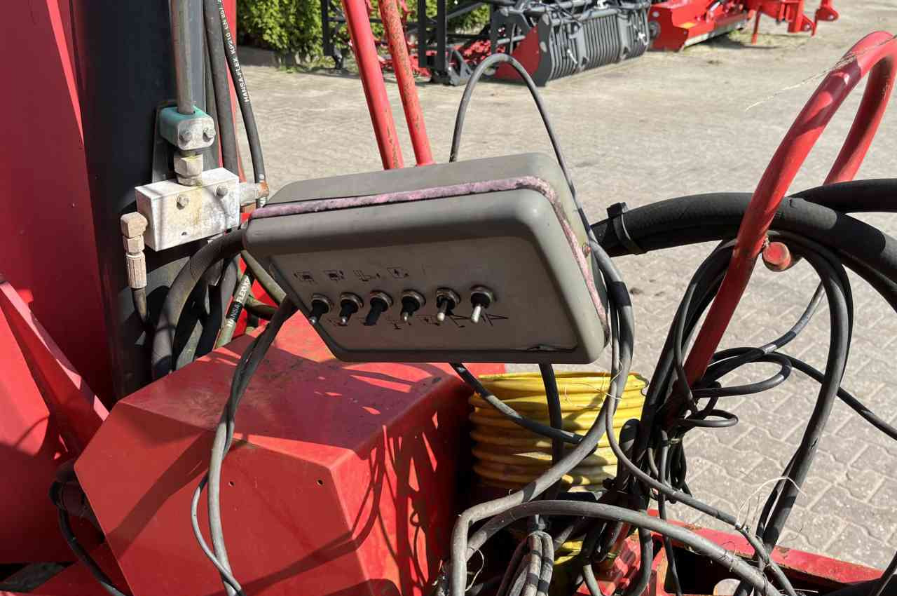 Trioliet Gigant 900 voermengwagen zelfladend Voermachines - Söödasegamisvanker: pilt 4 Trioliet Gigant 900 voermengwagen zelfladend Voermachines - Söödasegamisvanker: pilt 4