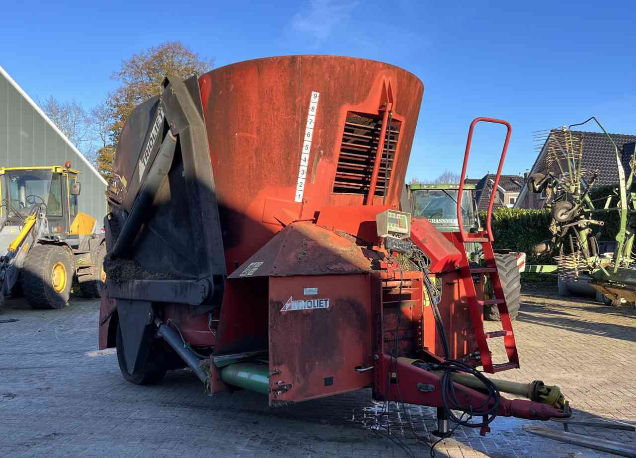 Trioliet Triomix 1200 zelfladende voermengwagen voermachines - Söödasegamisvanker: pilt 1 Trioliet Triomix 1200 zelfladende voermengwagen voermachines - Söödasegamisvanker: pilt 1