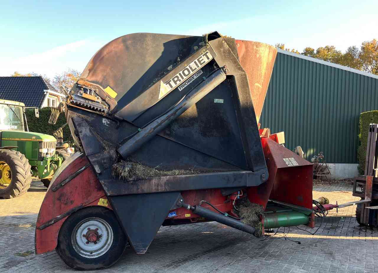Trioliet Triomix 1200 zelfladende voermengwagen voermachines - Söödasegamisvanker: pilt 2 Trioliet Triomix 1200 zelfladende voermengwagen voermachines - Söödasegamisvanker: pilt 2