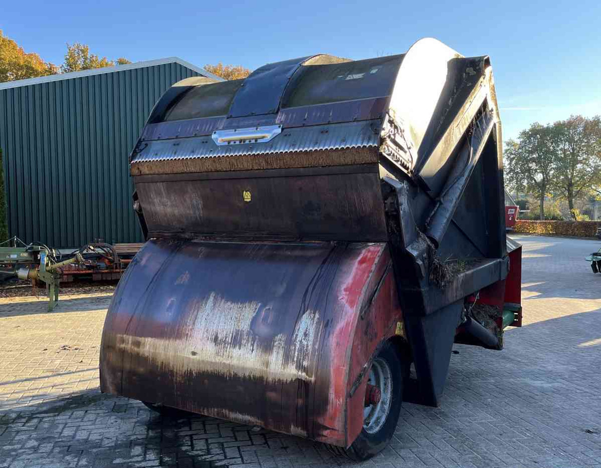 Trioliet Triomix 1200 zelfladende voermengwagen voermachines - Söödasegamisvanker: pilt 3 Trioliet Triomix 1200 zelfladende voermengwagen voermachines - Söödasegamisvanker: pilt 3