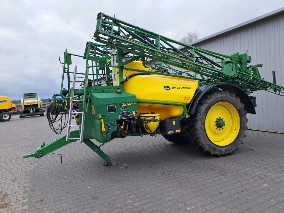 John Deere M944I - Järelveetav pritsija: pilt 1 John Deere M944I - Järelveetav pritsija: pilt 1