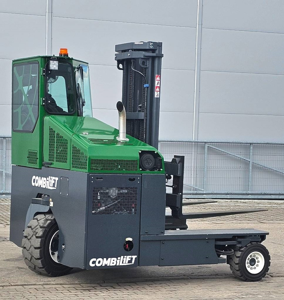 Combilift C 4000 D MK4 150 hrs RENTED - 4-suunaline lükandmastiga tõstuk: pilt 3 Combilift C 4000 D MK4 150 hrs RENTED - 4-suunaline lükandmastiga tõstuk: pilt 3