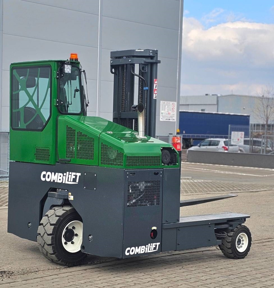 Combilift C 4000 D MK4 150 hrs RENTED - 4-suunaline lükandmastiga tõstuk: pilt 2 Combilift C 4000 D MK4 150 hrs RENTED - 4-suunaline lükandmastiga tõstuk: pilt 2