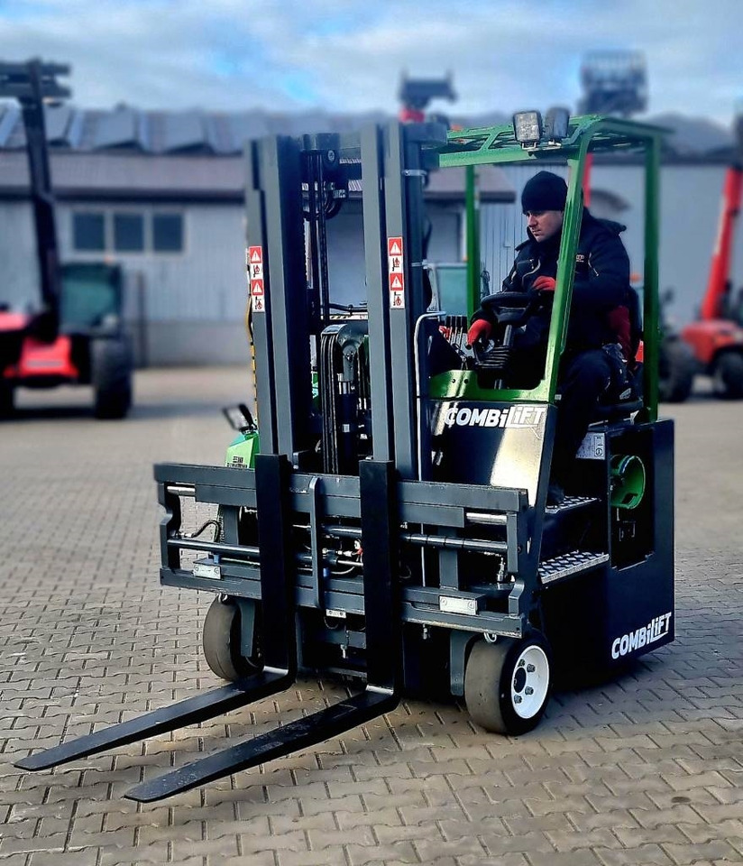 Combilift CB 2500 LPG NEW 2023 - SALE ! - 4-suunaline lükandmastiga tõstuk: pilt 2 Combilift CB 2500 LPG NEW 2023 - SALE ! - 4-suunaline lükandmastiga tõstuk: pilt 2