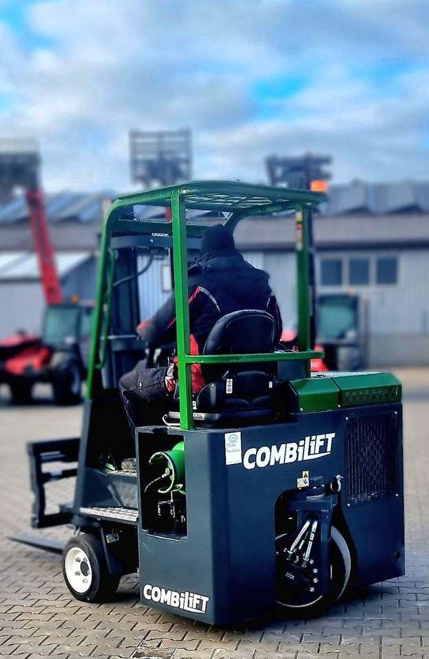 Combilift CB 2500 LPG NEW 2023 - SALE ! - 4-suunaline lükandmastiga tõstuk: pilt 4 Combilift CB 2500 LPG NEW 2023 - SALE ! - 4-suunaline lükandmastiga tõstuk: pilt 4
