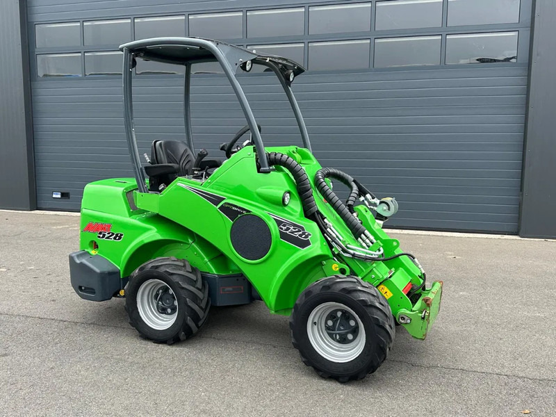 Avant 528 mini-shovel - Kompaktroomiklaadur: pilt 1 Avant 528 mini-shovel - Kompaktroomiklaadur: pilt 1