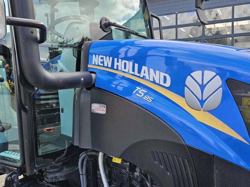 Traktor New Holland T5.85 Dual command: pilt 16