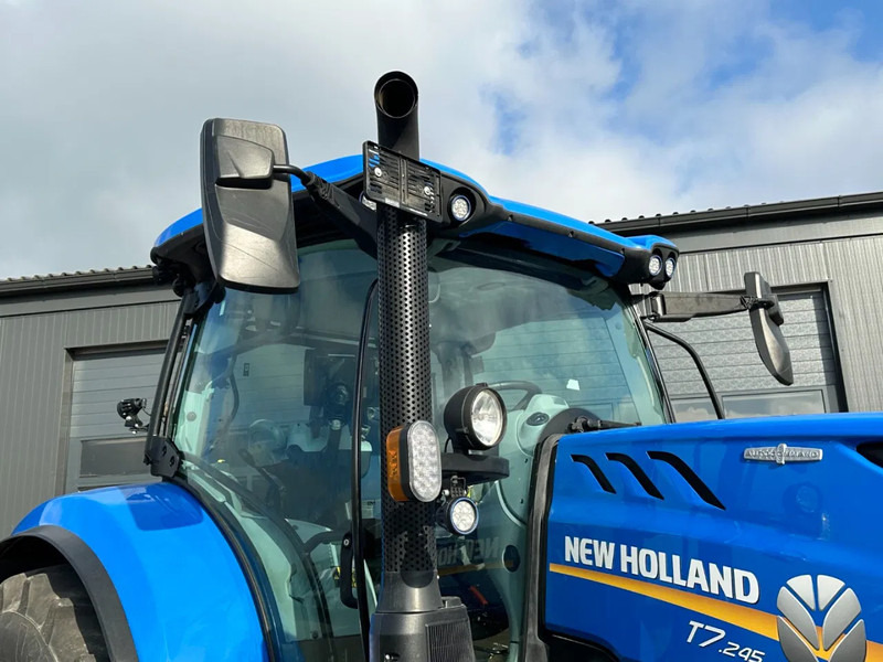 Traktor New Holland T7.245 Autocommand Stage 5: pilt 6