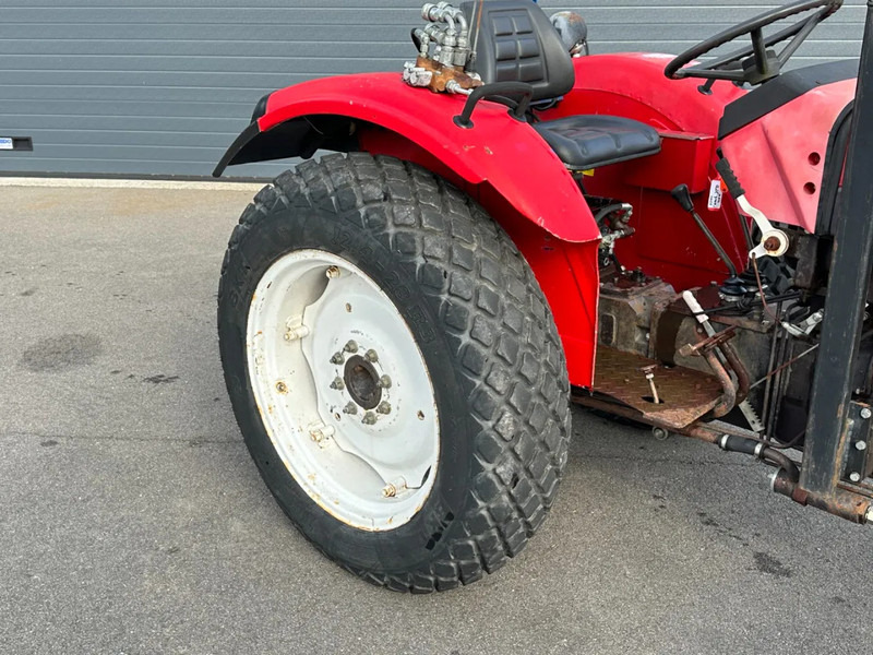 YTO 400 2-wd - Traktor: pilt 5 YTO 400 2-wd - Traktor: pilt 5