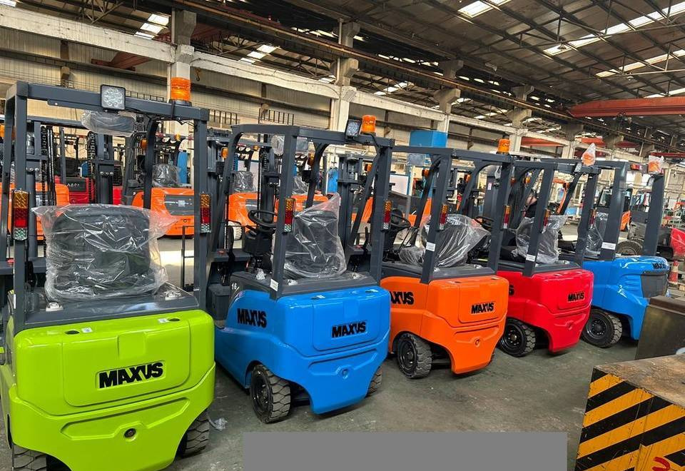 Uus Traktor NEW MAXUS 140 HP 4x4 Tractor Warranty up to 10 YEARS | НОВИЙ MAXUS 140 К.с. 4x4 Трактор Гарантія до 10 РОКІВ: pilt 12