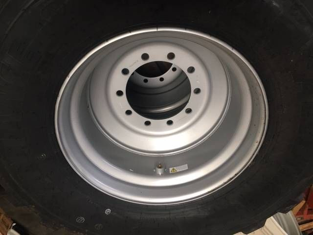 BKT 650/55 R26.5 BKT FL 630 op velg - Rehvid ja veljed - Põllutööseade: pilt 3 BKT 650/55 R26.5 BKT FL 630 op velg - Rehvid ja veljed - Põllutööseade: pilt 3