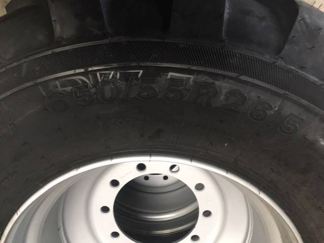 BKT 650/55 R26.5 BKT FL 630 op velg - Rehvid ja veljed - Põllutööseade: pilt 1 BKT 650/55 R26.5 BKT FL 630 op velg - Rehvid ja veljed - Põllutööseade: pilt 1
