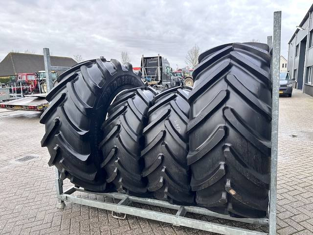 Bridgestone 650/65 R38 + 540/65 R28 VF - Rehvid ja veljed - Põllutööseade: pilt 1 Bridgestone 650/65 R38 + 540/65 R28 VF - Rehvid ja veljed - Põllutööseade: pilt 1