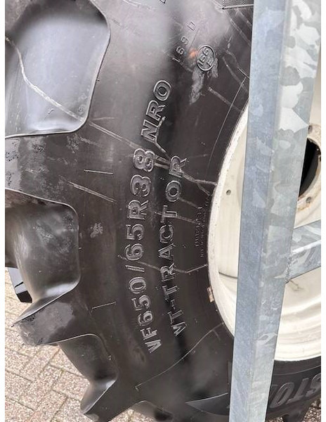Bridgestone 650/65 R38 + 540/65 R28 VF - Rehvid ja veljed - Põllutööseade: pilt 4 Bridgestone 650/65 R38 + 540/65 R28 VF - Rehvid ja veljed - Põllutööseade: pilt 4
