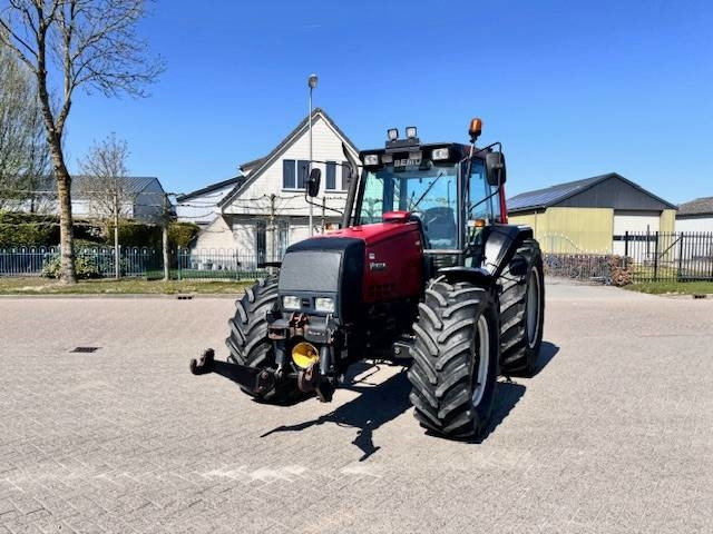 Valtra 6400, Luchtremmen, Fronthef, Frontaftakas - Traktor: pilt 5 Valtra 6400, Luchtremmen, Fronthef, Frontaftakas - Traktor: pilt 5