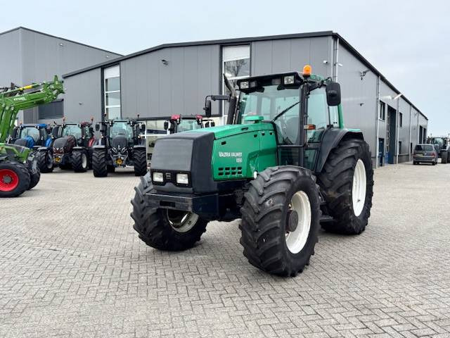 Valtra 8350 Hitech - Traktor: pilt 4 Valtra 8350 Hitech - Traktor: pilt 4