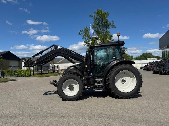 Valtra G125 Ecopower Active, 115 uur!! FH+PTO+Voorlader - Traktor: pilt 5 Valtra G125 Ecopower Active, 115 uur!! FH+PTO+Voorlader - Traktor: pilt 5