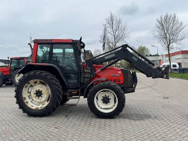 Valtra Valmet 6650 Hitech, voorlader, vloeistofkoppeling - Traktor: pilt 4 Valtra Valmet 6650 Hitech, voorlader, vloeistofkoppeling - Traktor: pilt 4