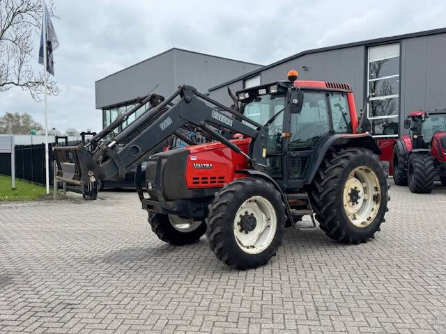 Valtra Valmet 6650 Hitech, voorlader, vloeistofkoppeling - Traktor: pilt 5 Valtra Valmet 6650 Hitech, voorlader, vloeistofkoppeling - Traktor: pilt 5