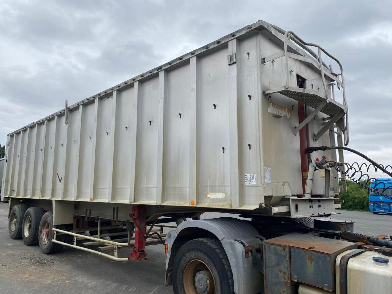 Benalu - Kallur-poolhaagis: pilt 2 Benalu - Kallur-poolhaagis: pilt 2