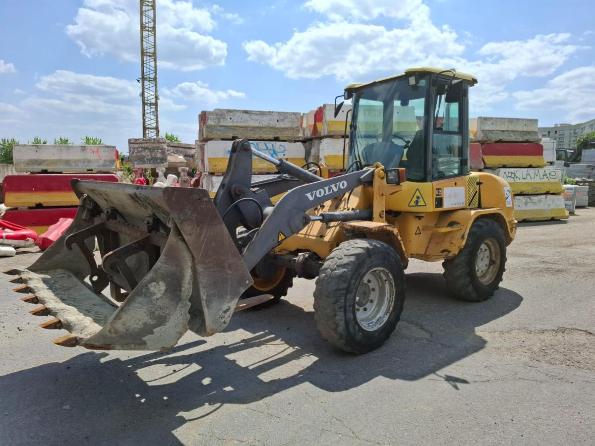 Volvo L 30 - Rataslaadur: pilt 1 Volvo L 30 - Rataslaadur: pilt 1