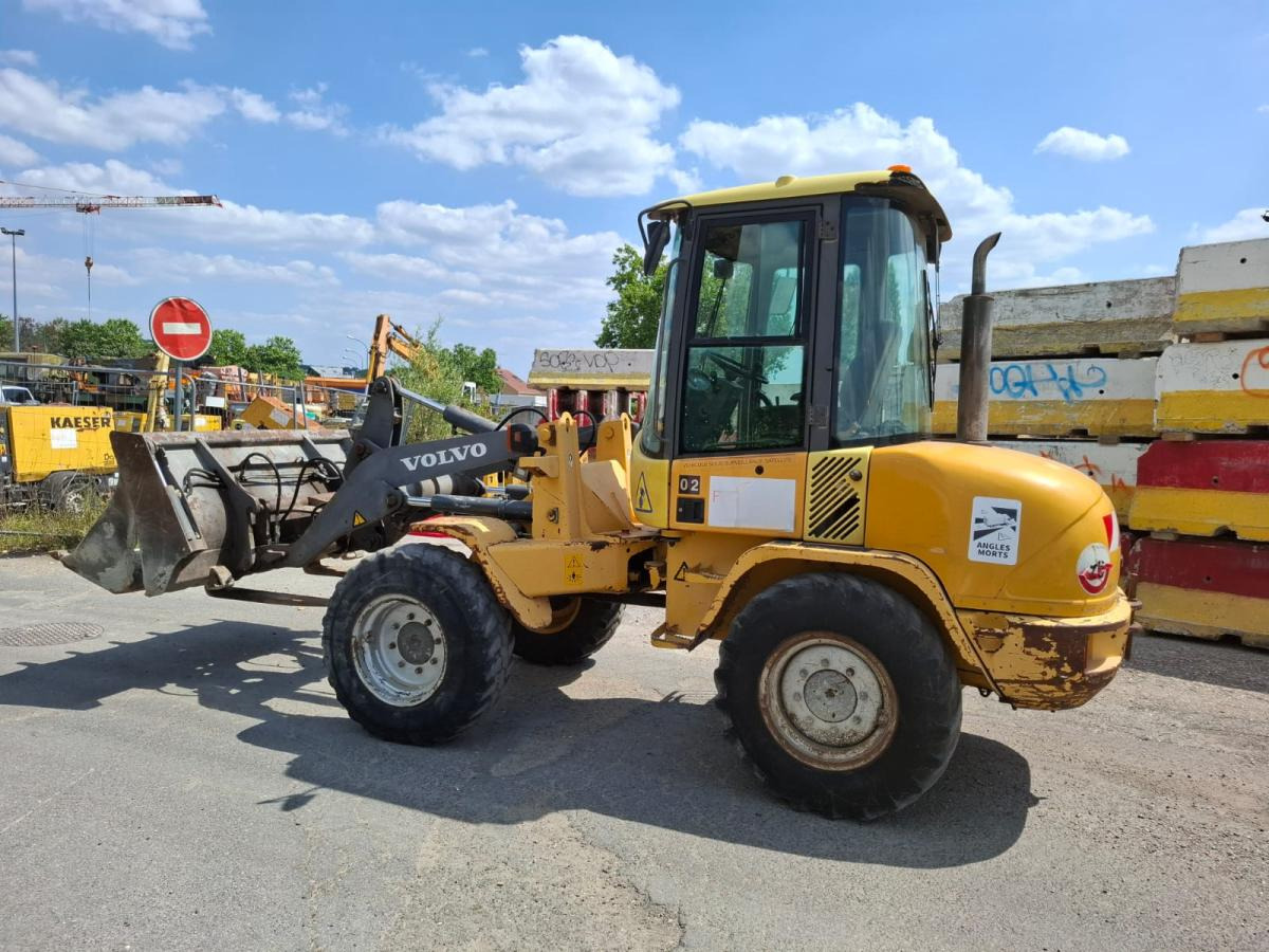 Volvo L 30 - Rataslaadur: pilt 4 Volvo L 30 - Rataslaadur: pilt 4