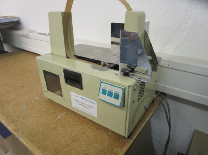 BANDEROLIERMASCHINE TANNER JC200 80 - Pakkimismasin: pilt 2 BANDEROLIERMASCHINE TANNER JC200 80 - Pakkimismasin: pilt 2