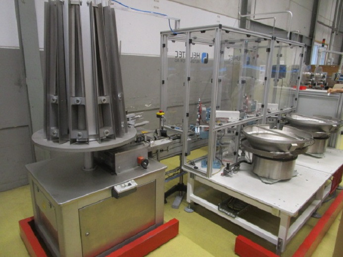 DECKEL ETIKETTIER ANLAGE SCHLEUTER GU 2 DO MIT 2xLÖFFELEINLEGESTATIONEN - Pakkimismasin: pilt 1 DECKEL ETIKETTIER ANLAGE SCHLEUTER GU 2 DO MIT 2xLÖFFELEINLEGESTATIONEN - Pakkimismasin: pilt 1