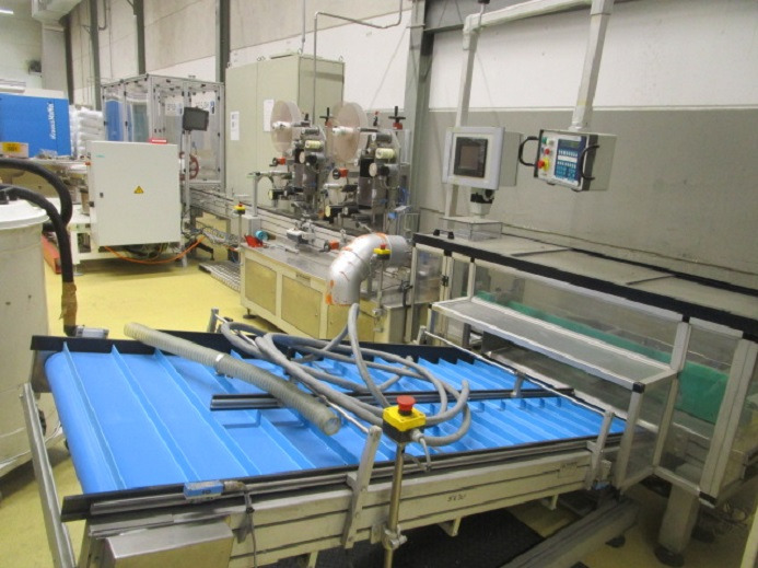 DECKEL ETIKETTIER ANLAGE SCHLEUTER GU 2 DO MIT 2xLÖFFELEINLEGESTATIONEN - Tööstusmasin: pilt 5 DECKEL ETIKETTIER ANLAGE SCHLEUTER GU 2 DO MIT 2xLÖFFELEINLEGESTATIONEN - Tööstusmasin: pilt 5