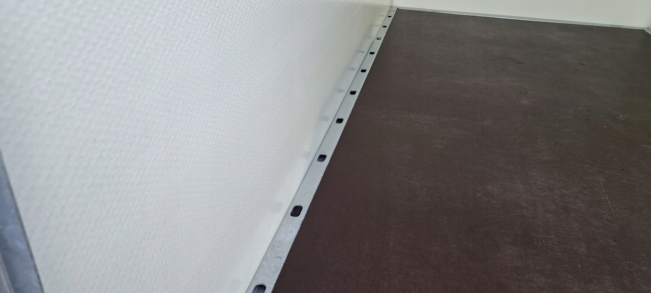 PRZYCZEPA KONTENER CARGO 4 BOX 3x1,5 DMC 2700 / CARGO CONTAINER TRAILER 4 BOX 3x1.5 DMC 2700 - Furgoonjärelhaagis: pilt 4 PRZYCZEPA KONTENER CARGO 4 BOX 3x1,5 DMC 2700 / CARGO CONTAINER TRAILER 4 BOX 3x1.5 DMC 2700 - Furgoonjärelhaagis: pilt 4