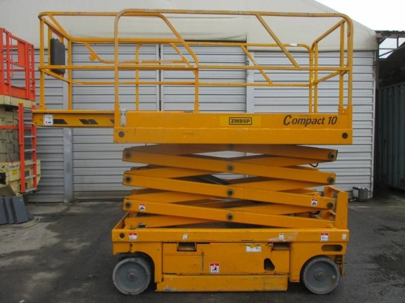 Haulotte Compact 10 - Käärlift: pilt 1 Haulotte Compact 10 - Käärlift: pilt 1