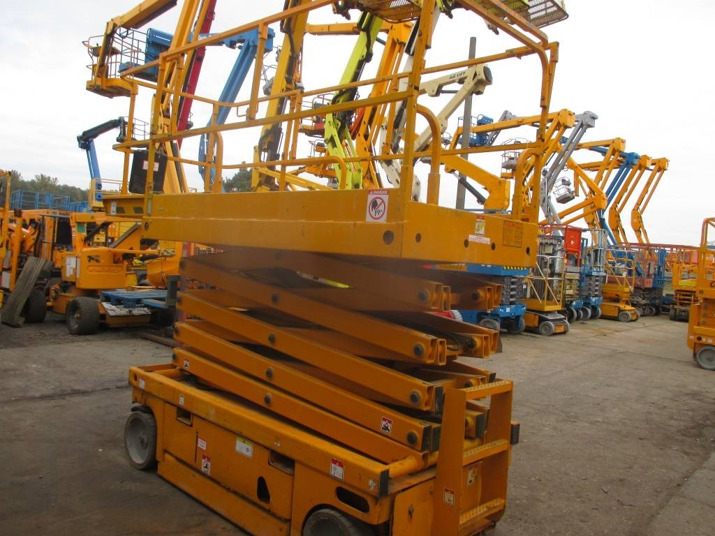 Haulotte Compact 12 - Käärlift: pilt 4 Haulotte Compact 12 - Käärlift: pilt 4