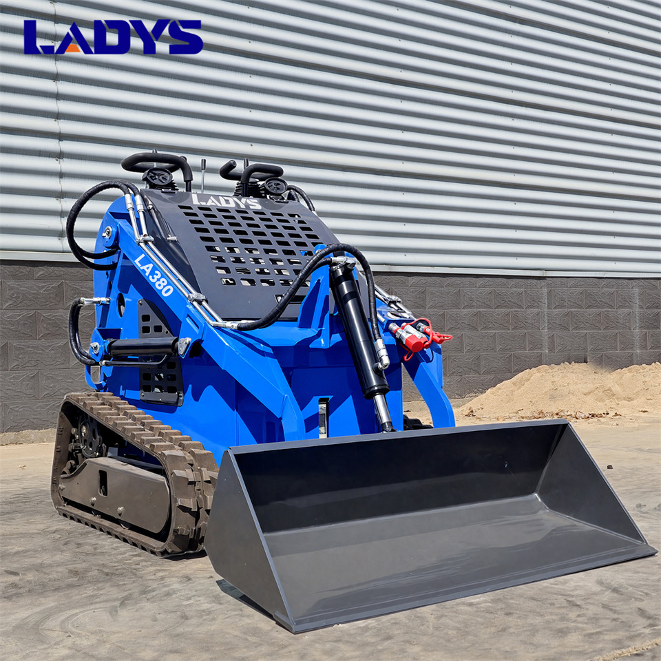 LADYS LA380 Mini Skid Steer Loader Compact Track Diesel Cheap Mini Skid Steer Loader For Sale With Mini Skid Steer Attachments 4 In 1 Bucket - Kompaktlaadur: pilt 2 LADYS LA380 Mini Skid Steer Loader Compact Track Diesel Cheap Mini Skid Steer Loader For Sale With Mini Skid Steer Attachments 4 In 1 Bucket - Kompaktlaadur: pilt 2