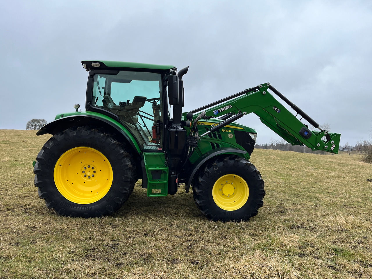 John Deere 6120R - Traktor: pilt 2 John Deere 6120R - Traktor: pilt 2
