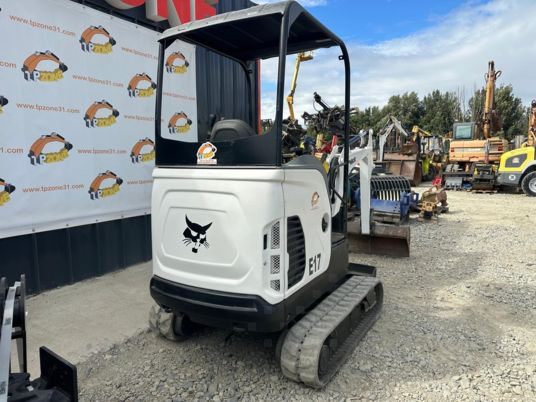 Bobcat E17 à 14500 € HT - Miniekskavaator: pilt 3 Bobcat E17 à 14500 € HT - Miniekskavaator: pilt 3