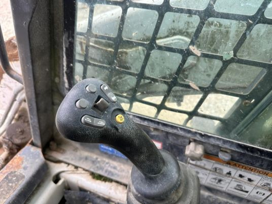 Bobcat T190 Joystick à 19 900 € HT - Kompaktroomiklaadur: pilt 3 Bobcat T190 Joystick à 19 900 € HT - Kompaktroomiklaadur: pilt 3