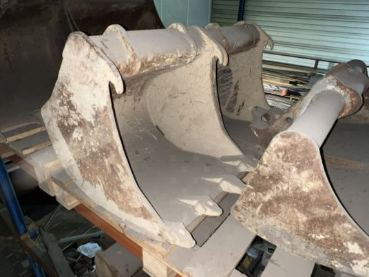 Godet de terrassement Arden QA10 - QA11 - Ekskavaatori kopp: pilt 1 Godet de terrassement Arden QA10 - QA11 - Ekskavaatori kopp: pilt 1