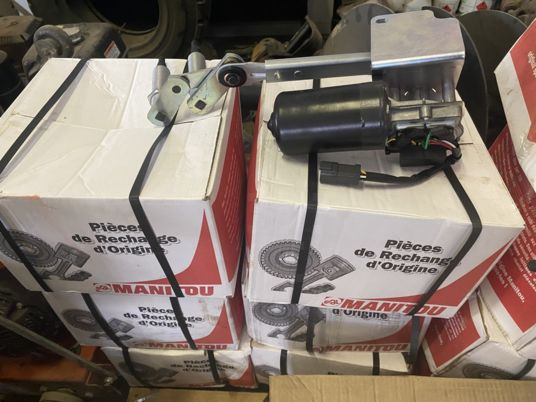Moteur d’essuie-glace manitou - Klaasipuhasti - Materjali käitlemise seade: pilt 1 Moteur d’essuie-glace manitou - Klaasipuhasti - Materjali käitlemise seade: pilt 1