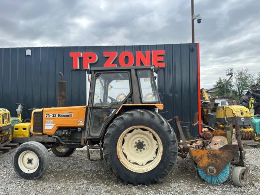 Renault TRACTEUR 75-32 à 9900 € HT - Traktor: pilt 2 Renault TRACTEUR 75-32 à 9900 € HT - Traktor: pilt 2