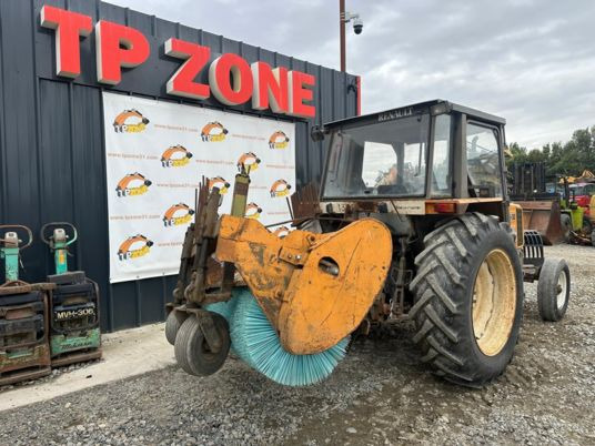 Renault TRACTEUR 75-32 à 9900 € HT - Traktor: pilt 5 Renault TRACTEUR 75-32 à 9900 € HT - Traktor: pilt 5