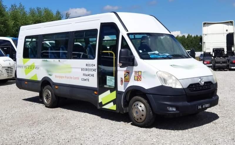 Iveco Daily 23 miejsca, KLIMA, WEBASTO - Maakonnaliini buss: pilt 1 Iveco Daily 23 miejsca, KLIMA, WEBASTO - Maakonnaliini buss: pilt 1