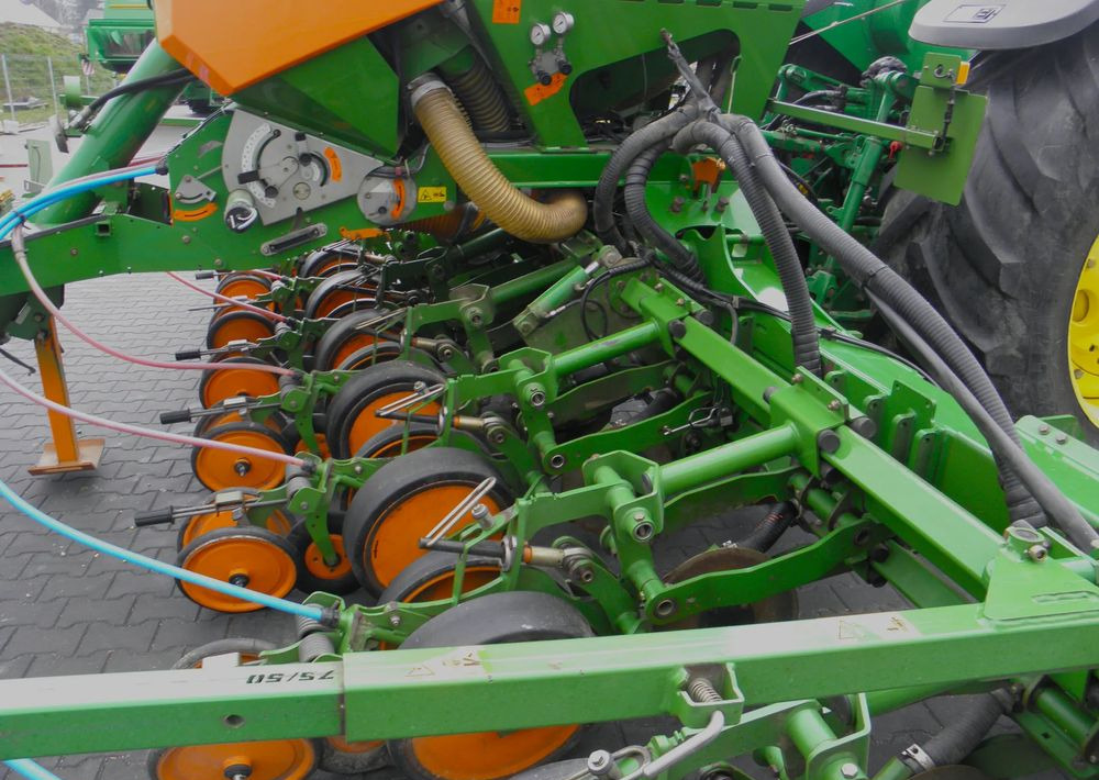 Amazone EDX 6000-2C Xpress 8 rzedowy, Nie Malowany, Stan Bardzo Dobry - Külvimasin: pilt 3 Amazone EDX 6000-2C Xpress 8 rzedowy, Nie Malowany, Stan Bardzo Dobry - Külvimasin: pilt 3